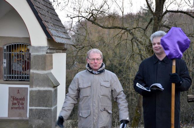 Links: Rudolf Amert, Fritzlar - rechts: Stadtpfarrer und Präses (der KFn von Fritzlar und Wabern) Jörg-Stefan Schütz